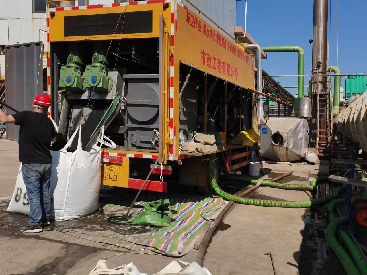 苍南淤泥压干处理